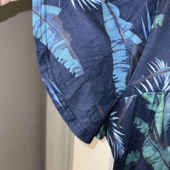 Blue and Green Ruffled Short Sleeve Blouse - Picture 2 of 4
